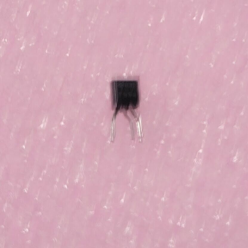Lot of 1000  National Semiconductor LM78L05ACZ House  Voltage Regulator 5V TO-92