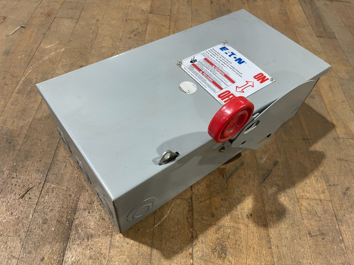 Eaton DH221NGK Fusible Safety Disconnect Switch 30A 240VAC 250VDC 2P 1PH Type 1