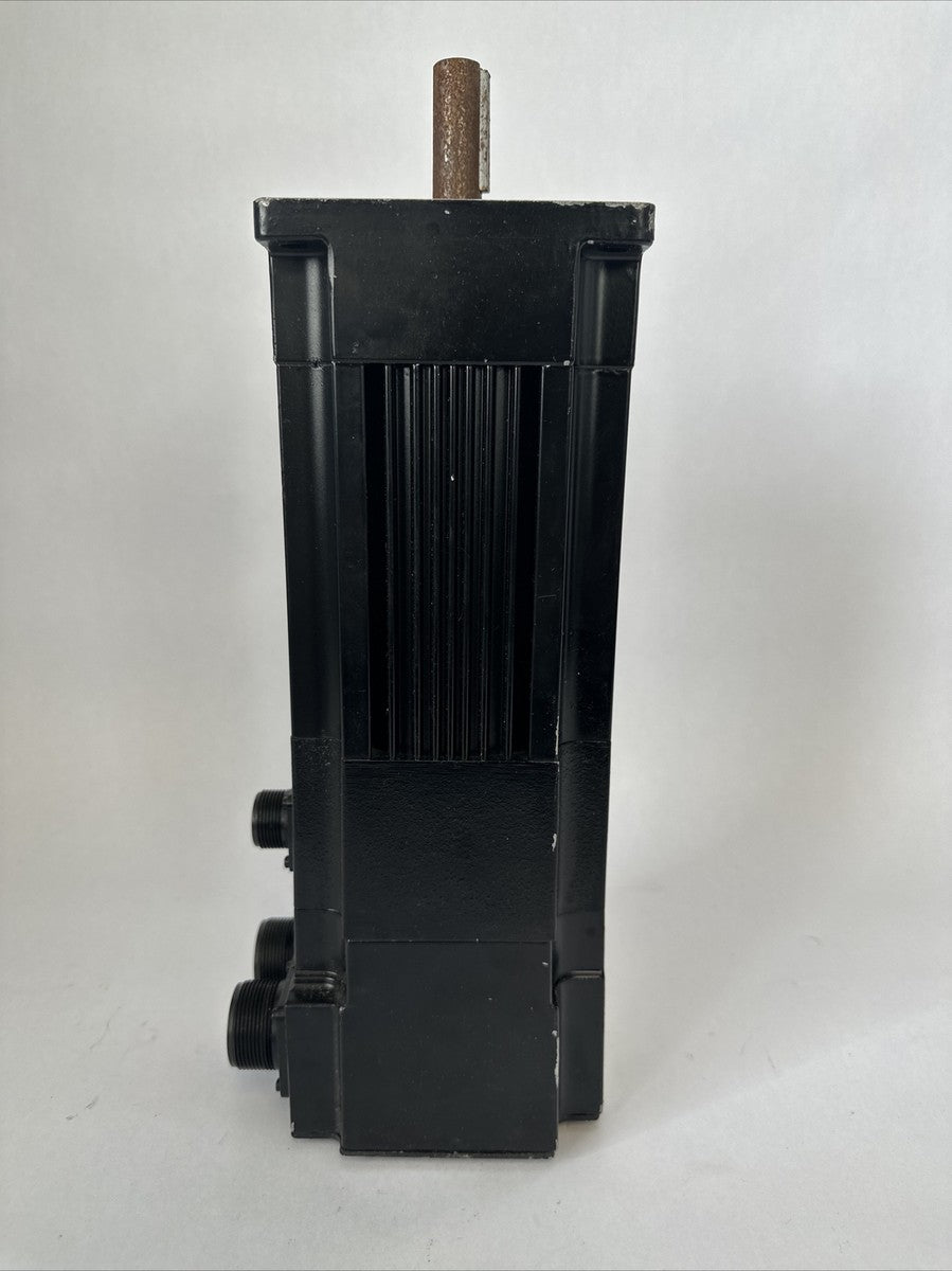 GE FANUC MTR-3S45-G-R-B-E-S-A BRUSHLESS SERVO MOTOR 600VDC