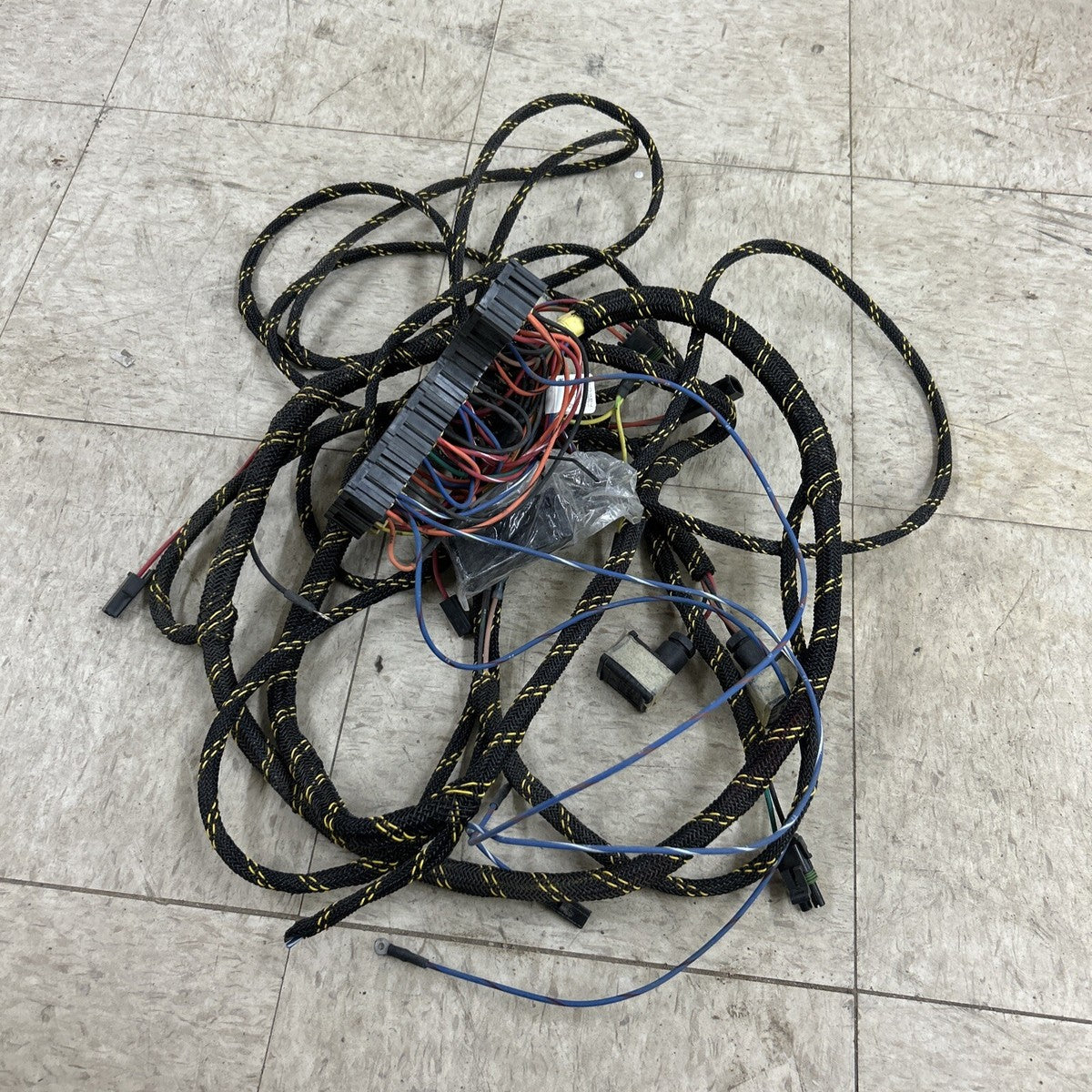 JLG 7115114 7115114D - NEW JLG Harness