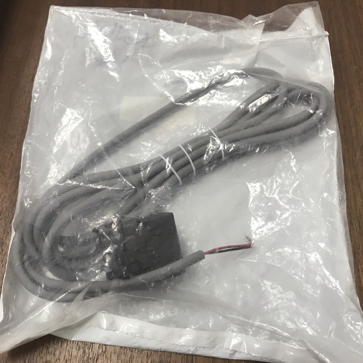 *NEW* Canfield Connector 710-000-004 Reed Switch Sensor MOV LED