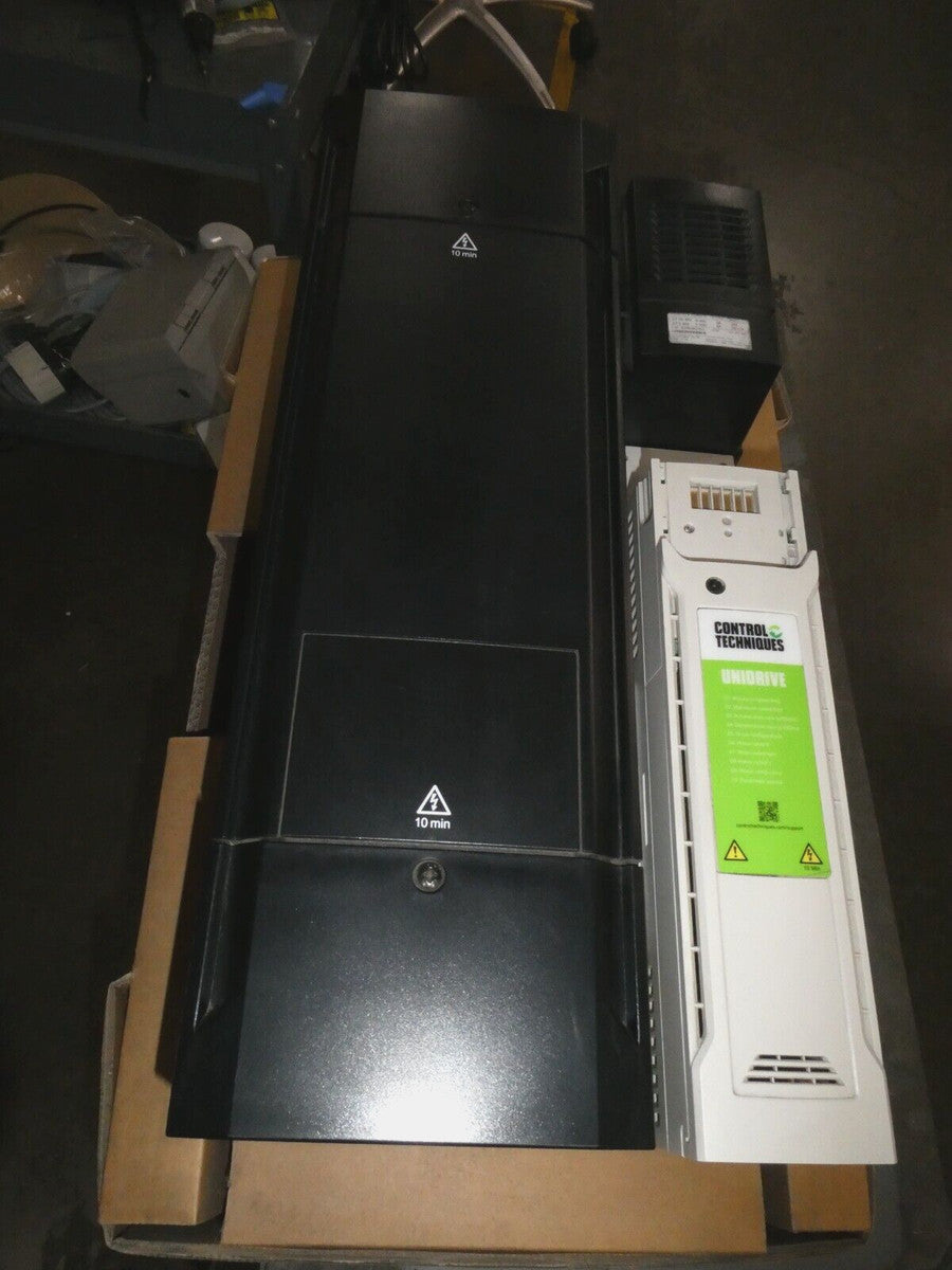Control Techniques M400-074 01000A 45/55 Kw 100A "Open Box"