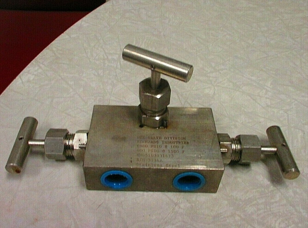 Hex Valve HM451U3331413 3-Valve Manifold HM45  6980PSI 316 Stainless Steel 