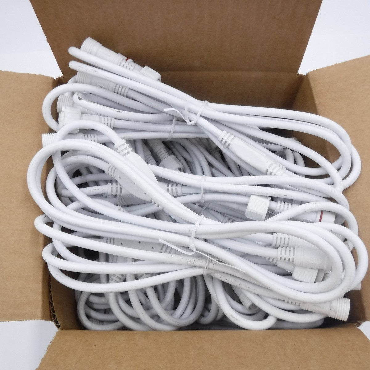29 Pack 3 Meter 3 Pin 2-Way Female To Male/Female Connector Cable In White