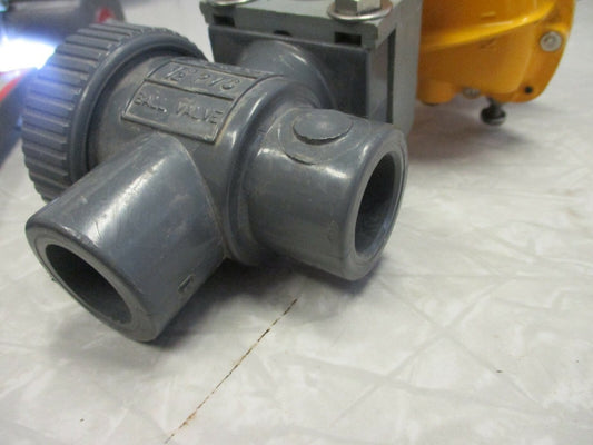 3-Way PVC Ball Valve Hayward 1/2" CL 150 Socket End w/ Spring Return Actuator