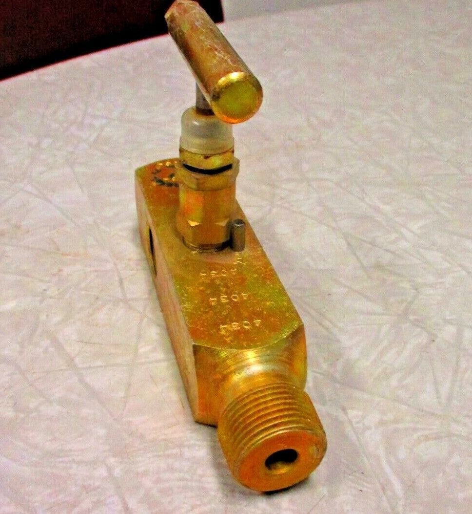 Anderson Greenwood M5VDC46 Multi-Port Gauge Valve 3/4 MNPT x 1/2 FNPT 022159-581
