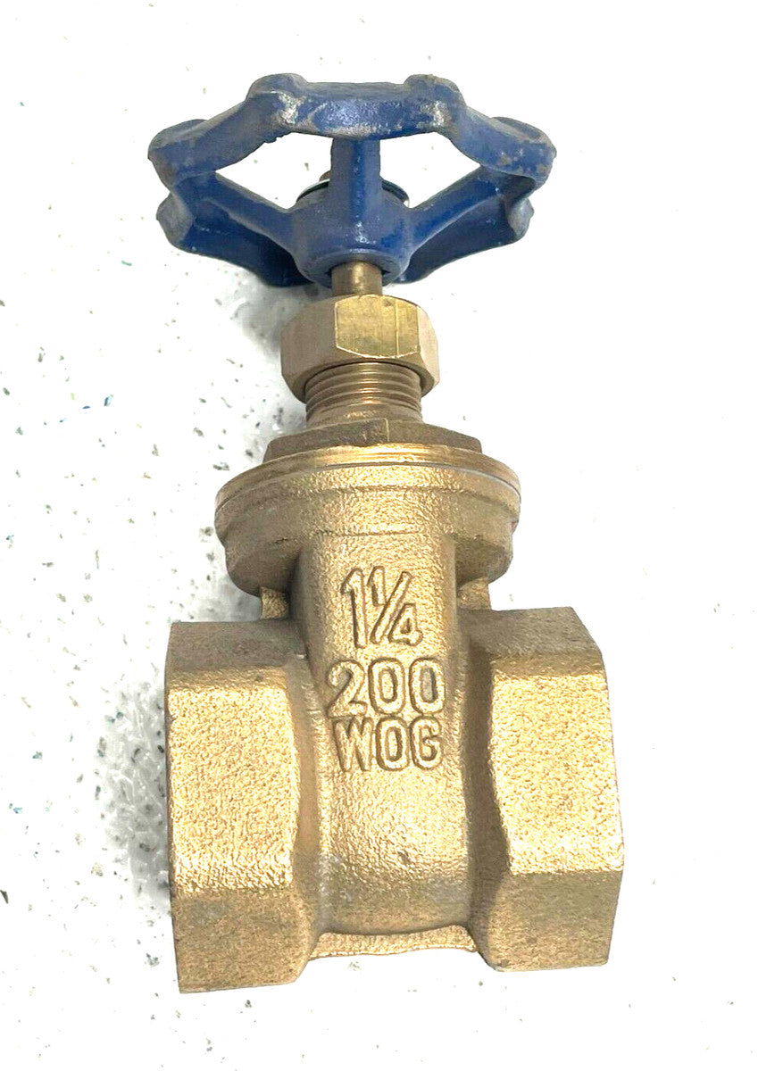 PIONEER Bronze Gate Valve 1-1/4" NPT Thread Ends 200 psi WOG, Handwheel Operated