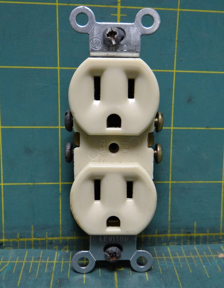 Leviton Commercial Grade Duplex Outlet 15 Amp 125-Volt 5-15R 2P Ivory