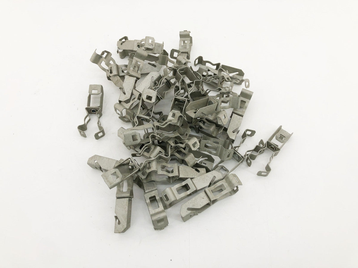 Lot of 18 New Caddy 1236M Purlin Clips 3/8" Conduit To "Z" Purlin - No Box