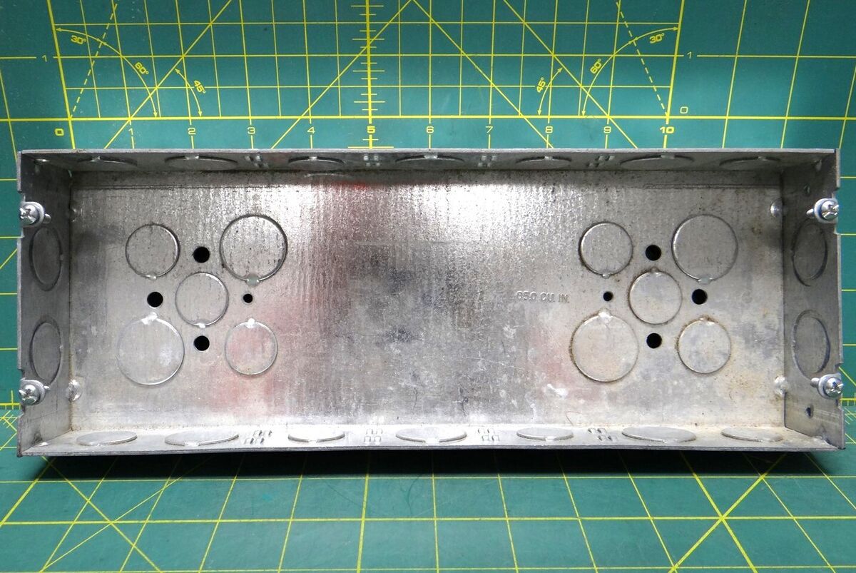 Cooper Crouse-Hinds 4-1/2 x 12-1/4 x 2-1/2" Steel Rectangular Outlet Box 5 Gang