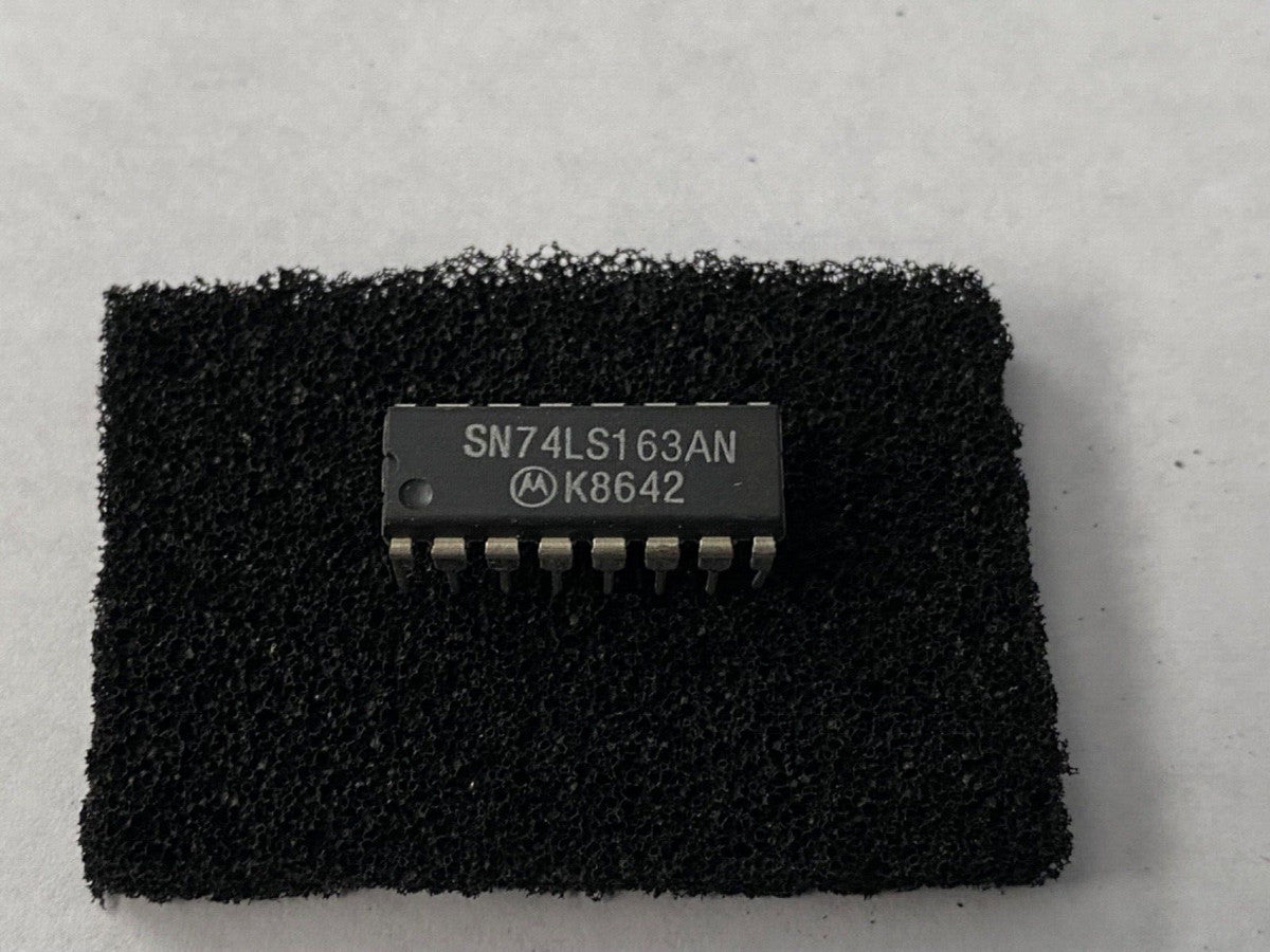 Motorola SN74LS163AN synchronous 4-bit counters Integrated Circuit