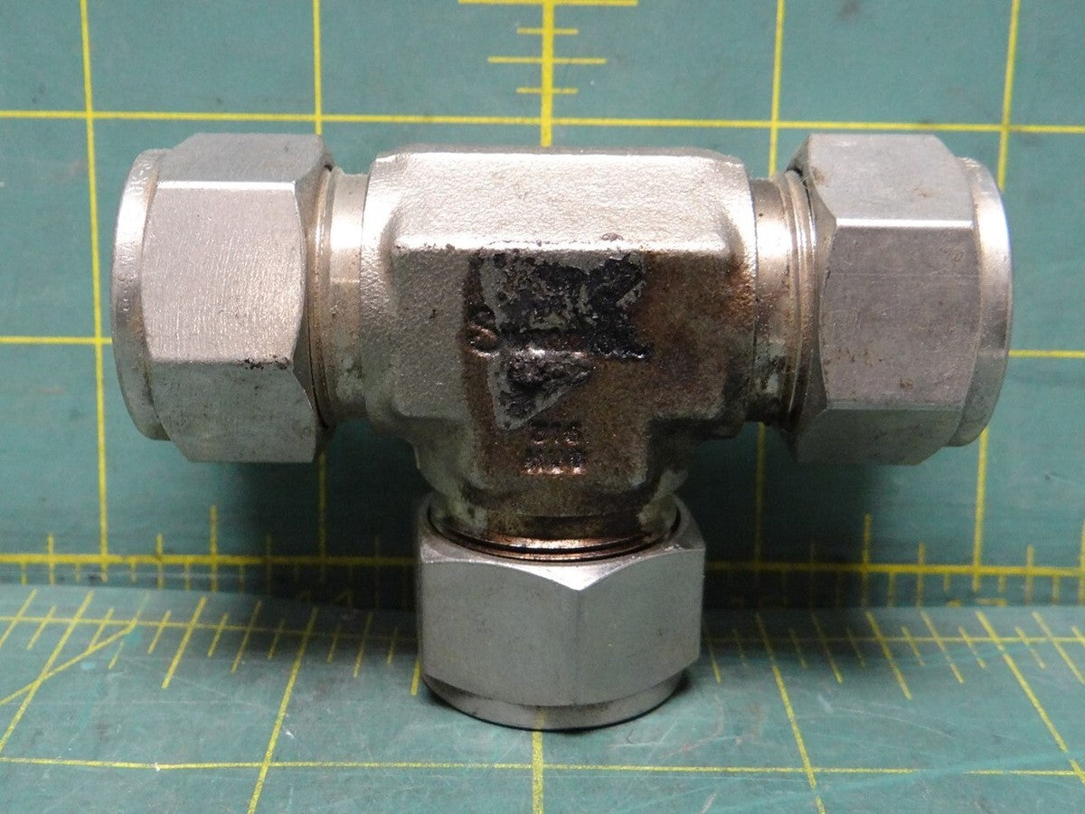 316 Stainless Steel Swagelok SS-1210-3 Tube Fitting, Union Tee, 3/4 in. Tube OD