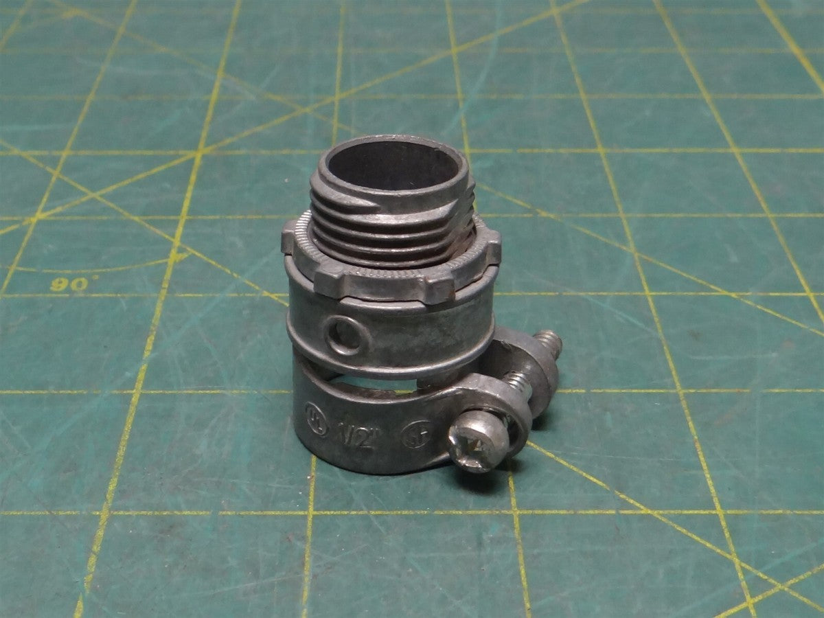 1/2" Zinc Die Cast Straight Squeeze Box Connector, 1.5" Length 1" Outer Diameter