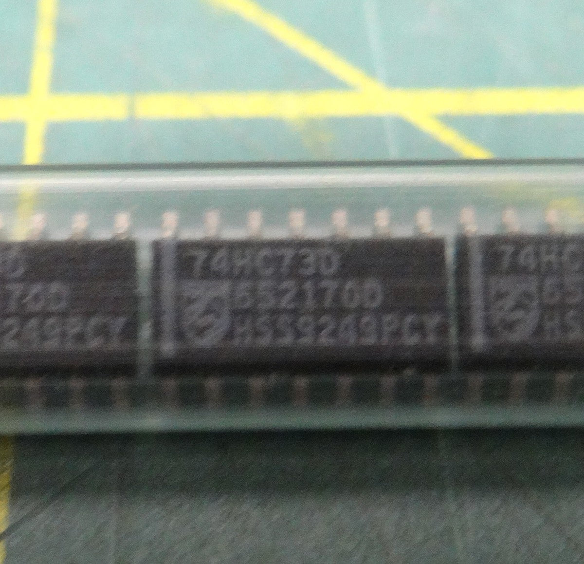 (Qty: 53) Nexperia Integrated Circuit 74HC73D 652170D H559243PCY 7-Pin JK Type