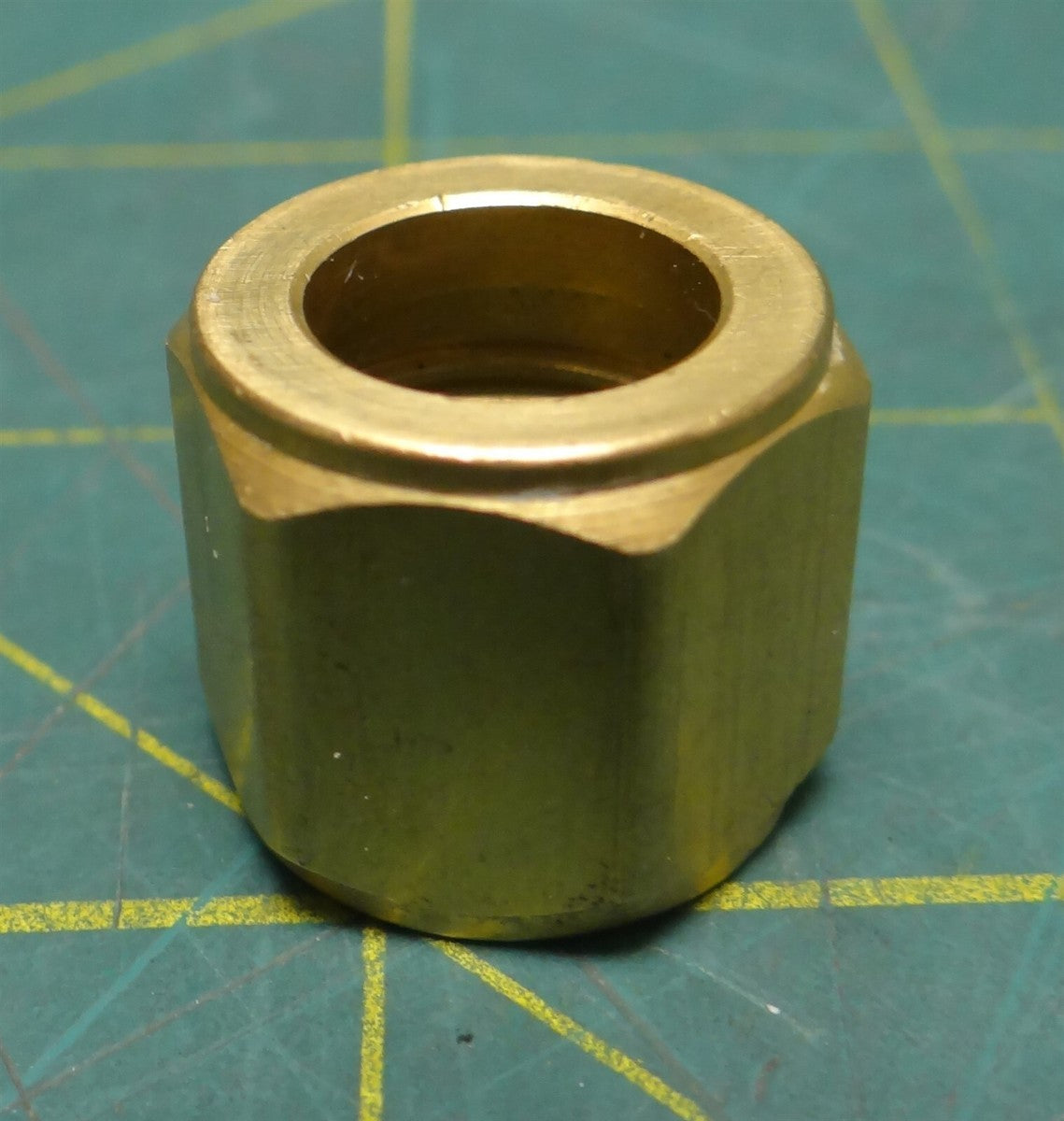 3/8" Brass Compression Nut Pipe Fitting 5/8" Hex Width/Length 3/8"-18