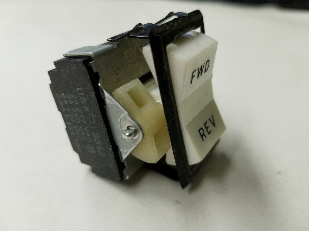 Cutler-Hammer/Eaton - 8130K20J15V51 - 3 Position DPDT Motor Reversing Switch