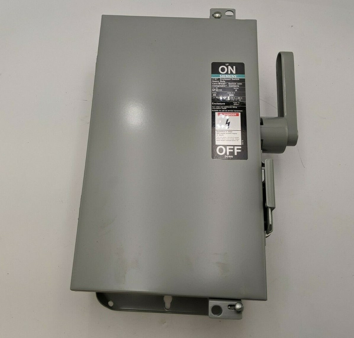 Siemens ITE NF351H Enclosed Disconnect Switch 30A 600V Type 12 Encl Indoor NOS