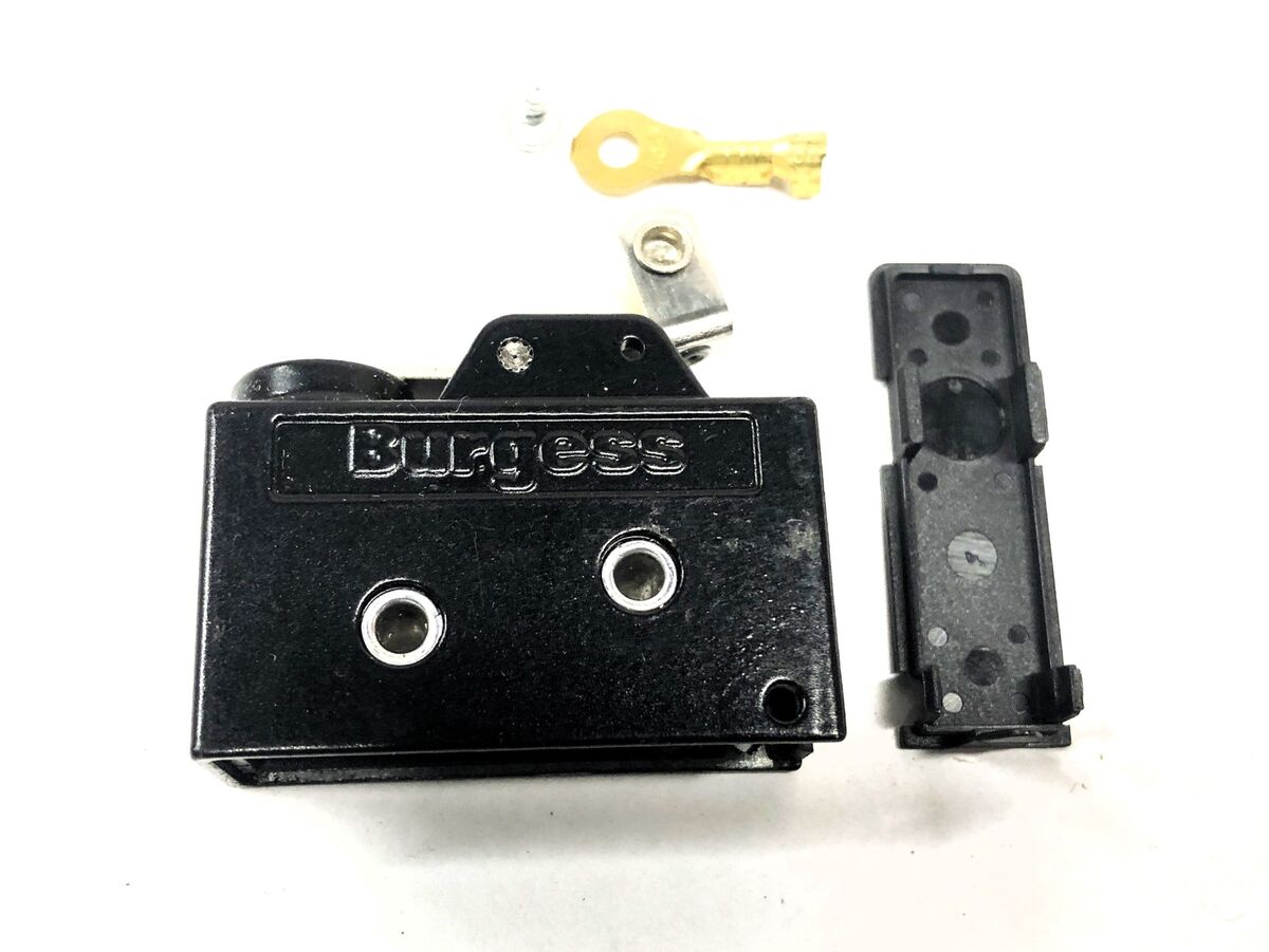 Burgess 10A 250 V.A.C Microswitch V9NMR-UL (0045) NOS