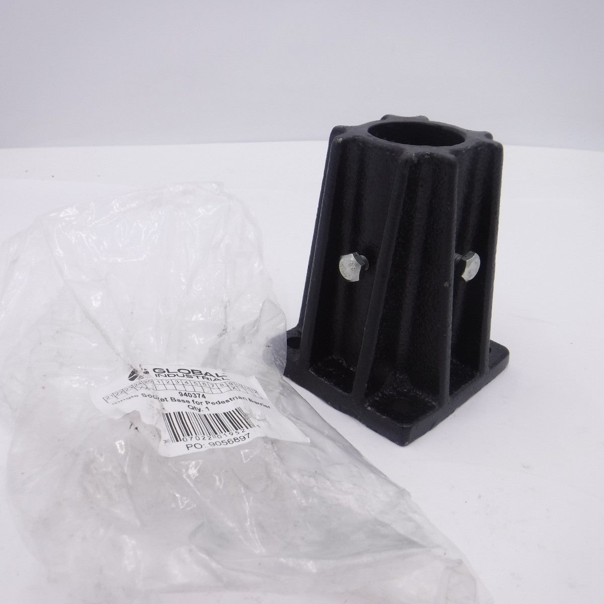Global Industrial Single Socket Base For Pedestrian Barrier 940374