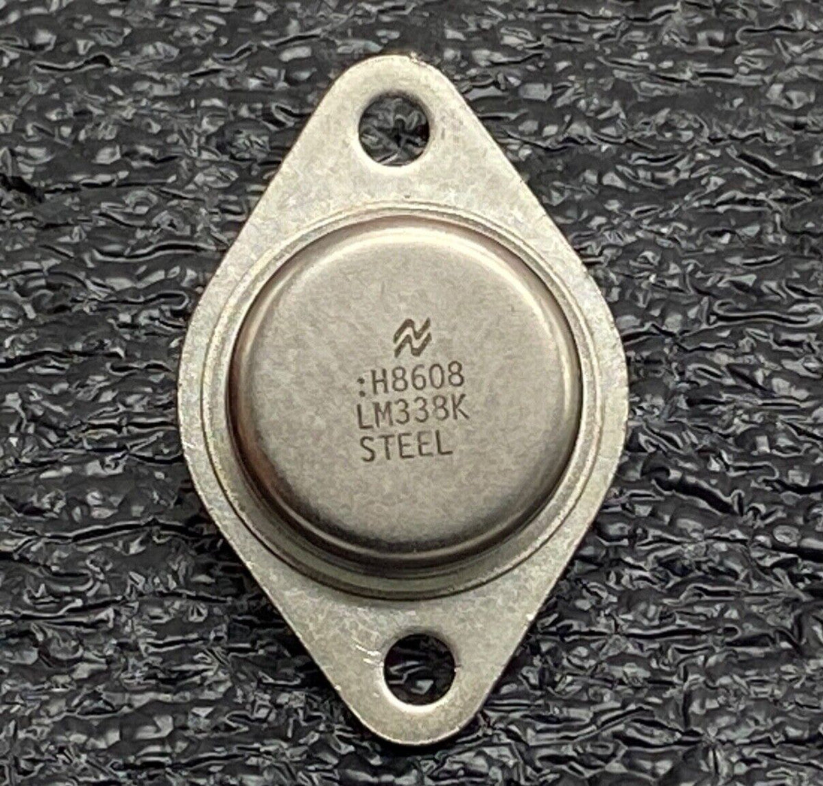 National LM338K regulator 1.25V to 32V TO-3, date code H8608
