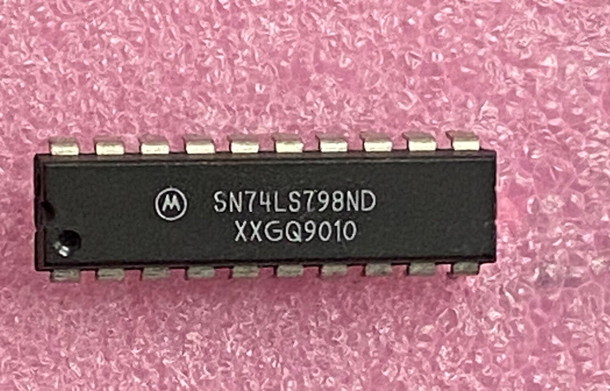 Motorola SN74LS798ND tri-state octal buffer Integrated Circuit