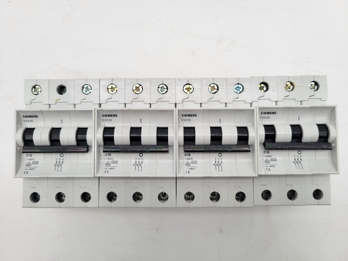 4 Piece Box Cutler Hammer 5SX2-316-8 Circuit Breaker  16 Amp 3 Pole 440 VAC DIN