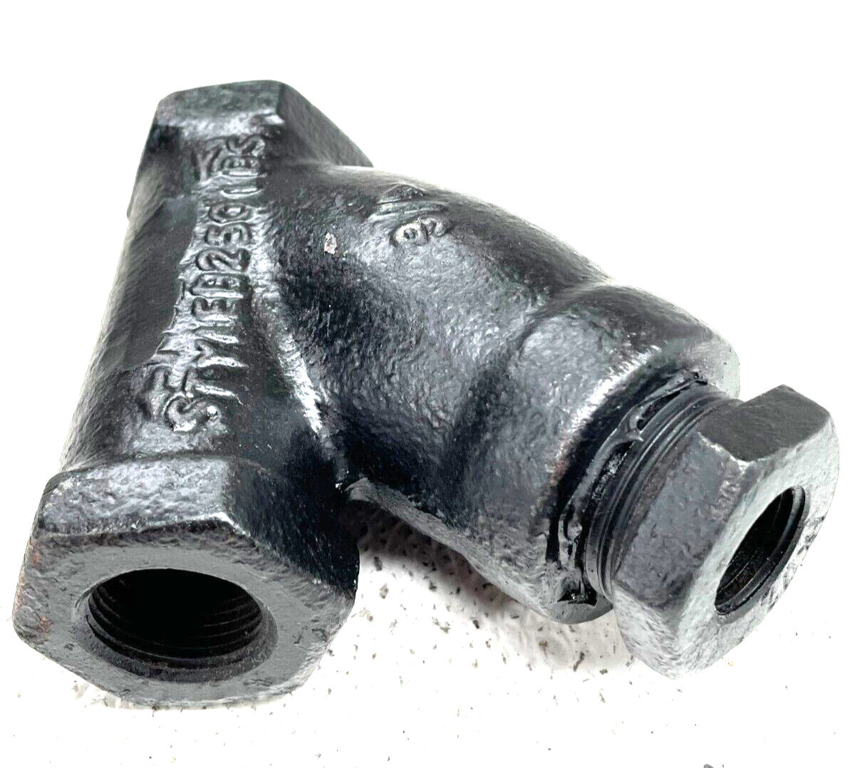 Cast Iron Y Strainer 3/4" NPT 250 Psi SWP / 20-Mesh Screen / 1/2" NPT Blow-Off