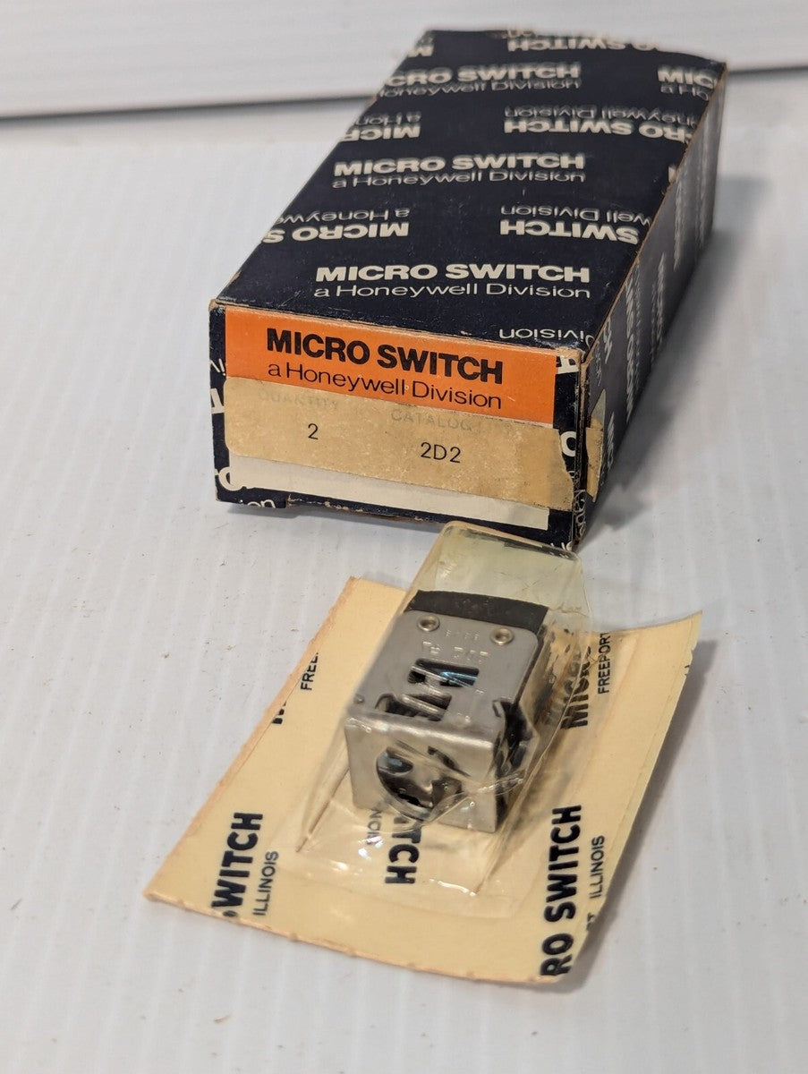 Honeywell 2D2 DPDT Pushbutton Switch