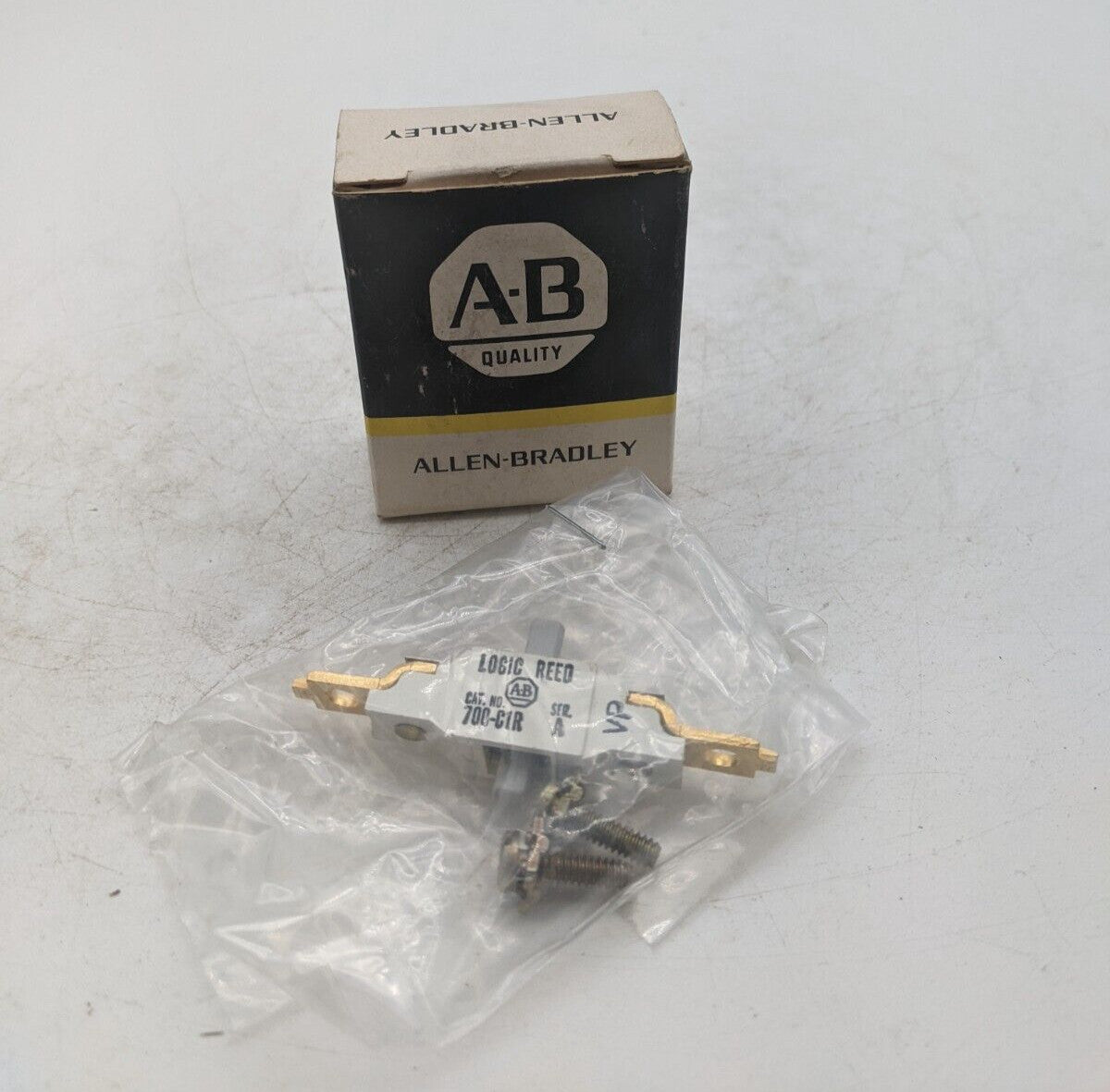 Allen-Bradley 700-C1R Series A Contact Cartridge 10 Amp Logic Reed for Relay