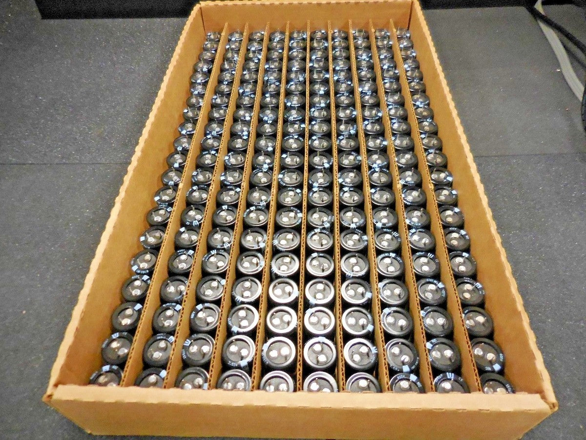 NIC Components NRLM151M400V 25x30 Electrolytic Capacitors (400V, 150uF, 85˚C)