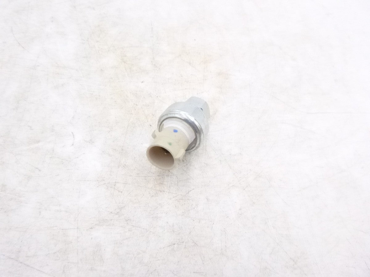 Genuine OEM CNH New Holland Pressure Switch for 420 4430 5140 5088 6150