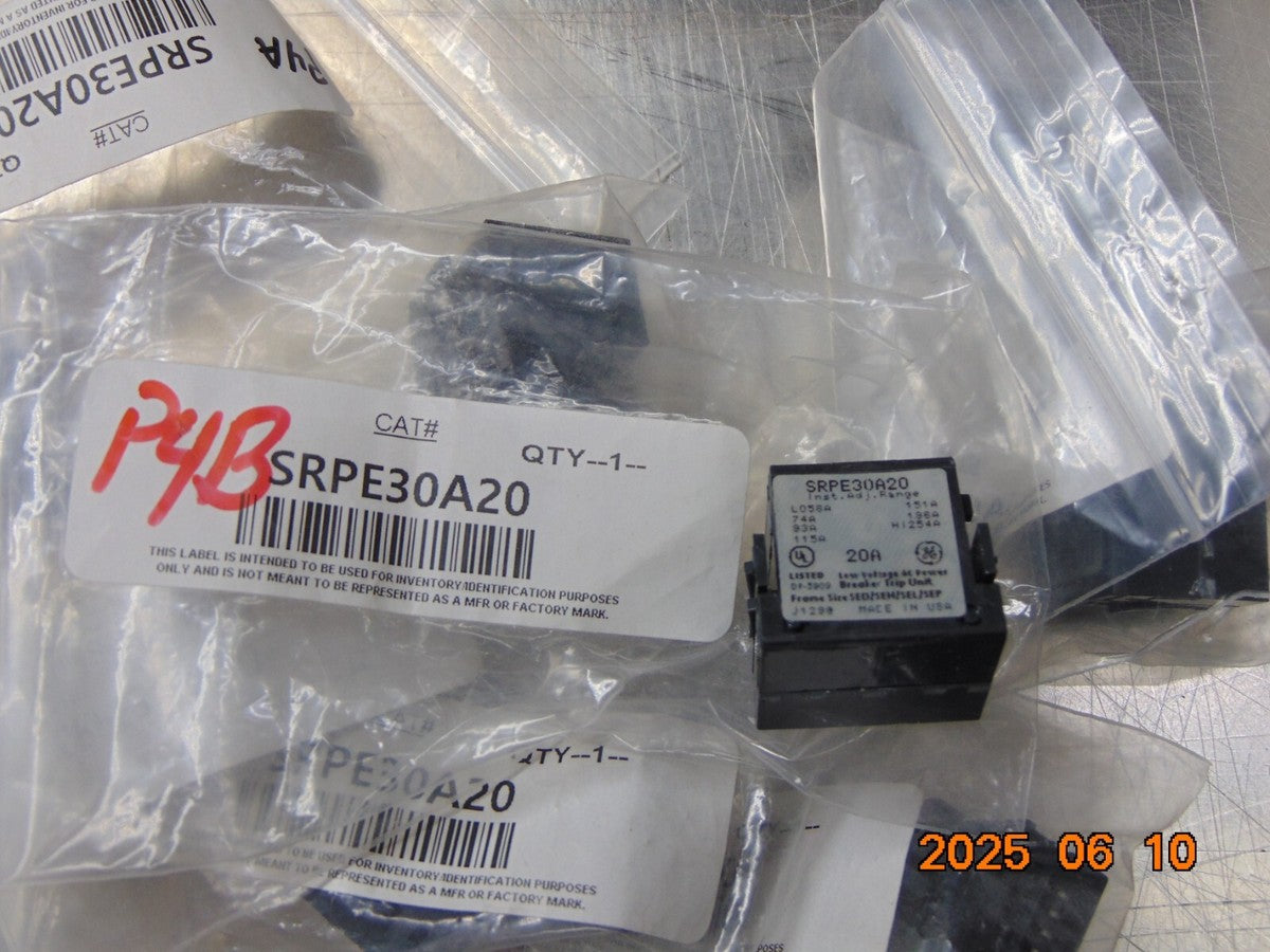 (1) NEW SRPE30A20 - GE 20A AMP RATING PLUG/TRIP  FOR SED/SEH/SEL/SEP BREAKERS
