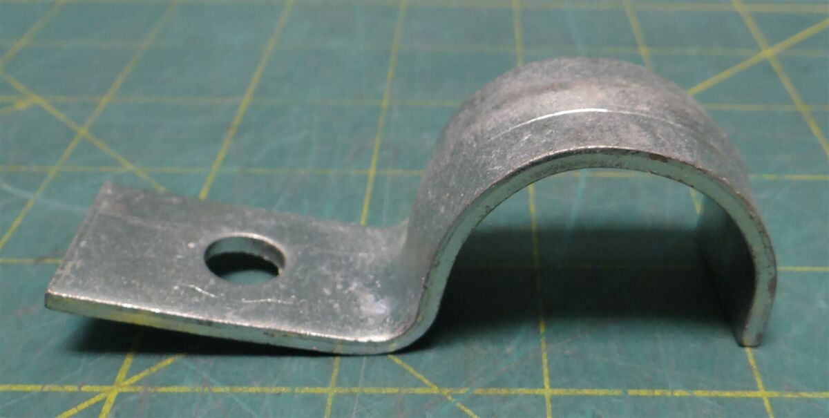 Bridgeport 905-S 1-1/2" 1-Hole Pipe Strap Rigid/IMC Conduit Zinc-Plated Steel