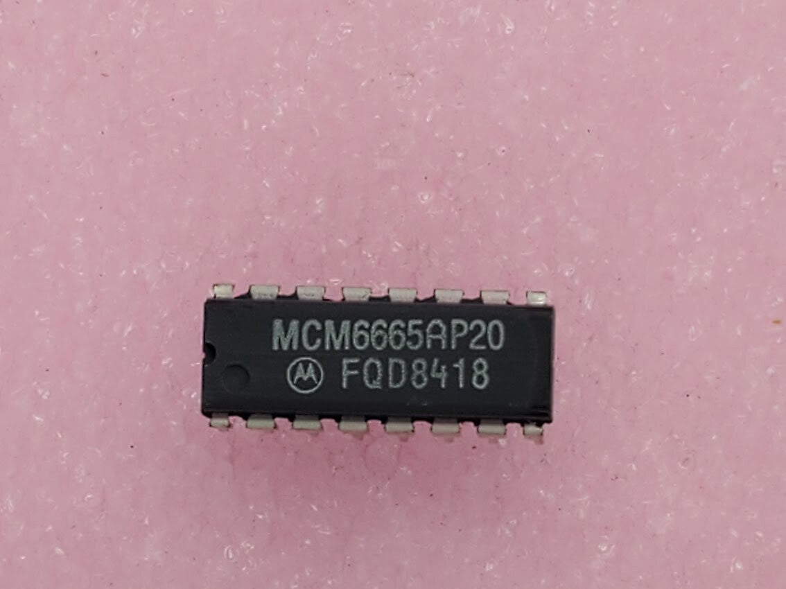 Lot of four - Motorola MCM6665BP20 16-Pin IC Memory, DRAM 64K X 1. New.