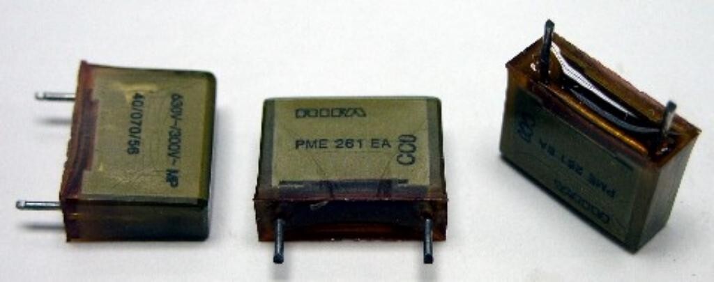 Lot of 8 - EVOX RIFA - PME261EA5150KR04 15nF, 630 VDC, Metalized Film Capacitor