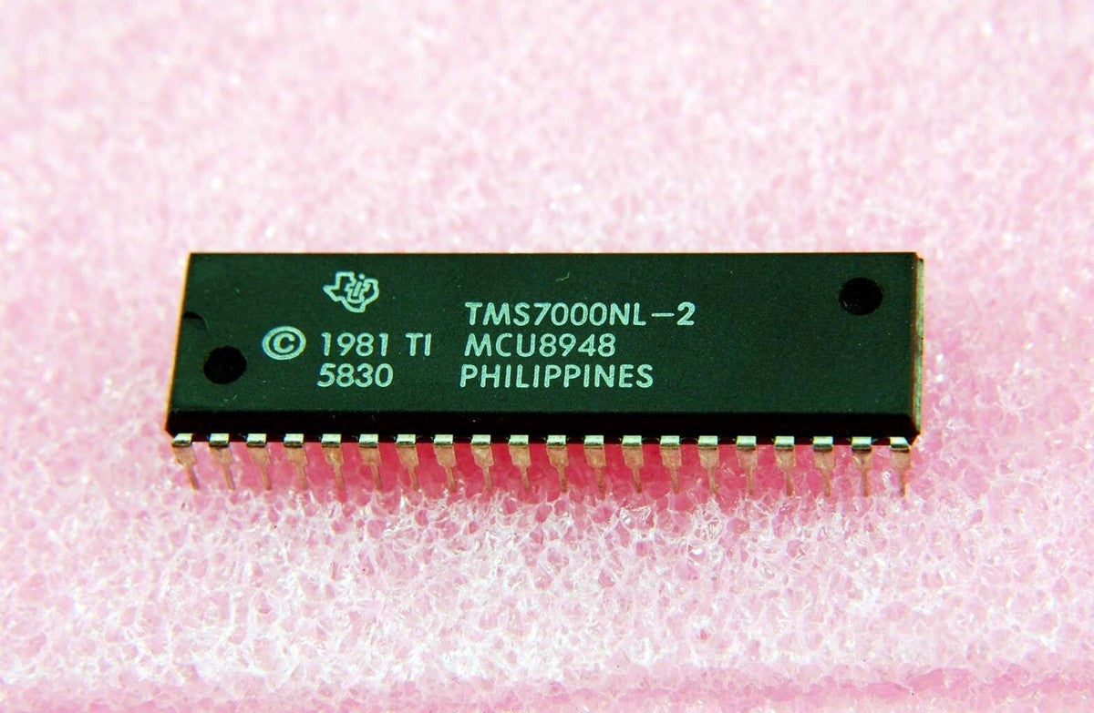 Texas Instruments - TMS7000NL-2 - IC, Microprocessor. Single Chip 8 Bit, New.