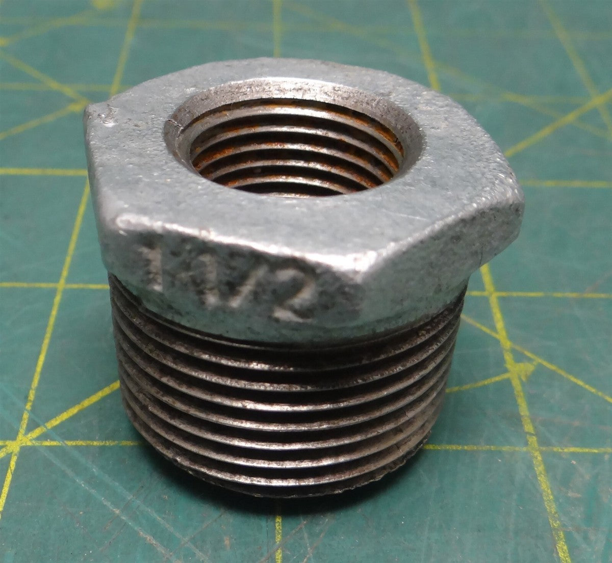 1" Male NPT x 3/8" Female NPT Pipe Fitting Bushing Galv. Steel 1-1/2" Hex Width