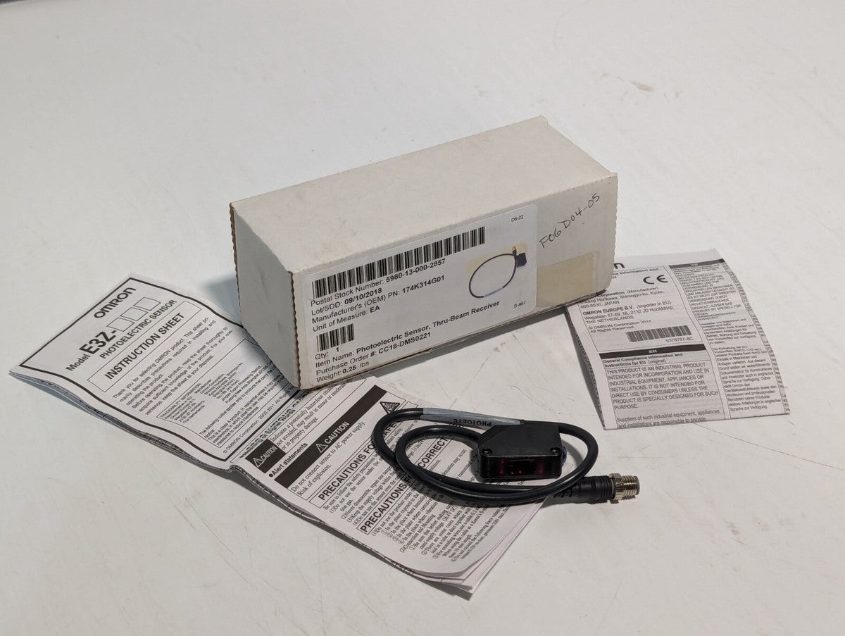 NEW Omron E3Z-T81A-D Photoelectric Sensor, Thru-Beam Receiver