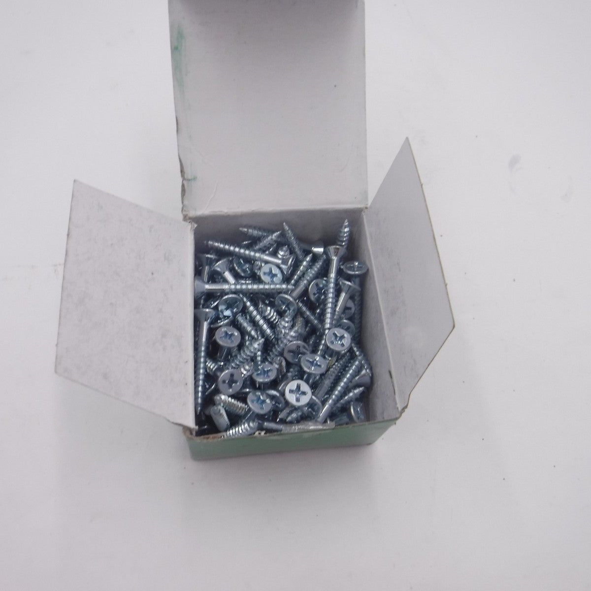 100 Pack Hillman 8" x 1-1/4" LPhillips Flat Head Steel Wood Screws 40066