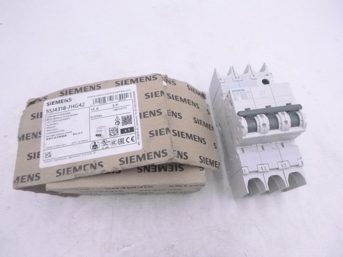 Siemens 5SJ4318-7HG42 Circuit Breaker 3-Pole Unit 15A 10kA 277V SEE DESC