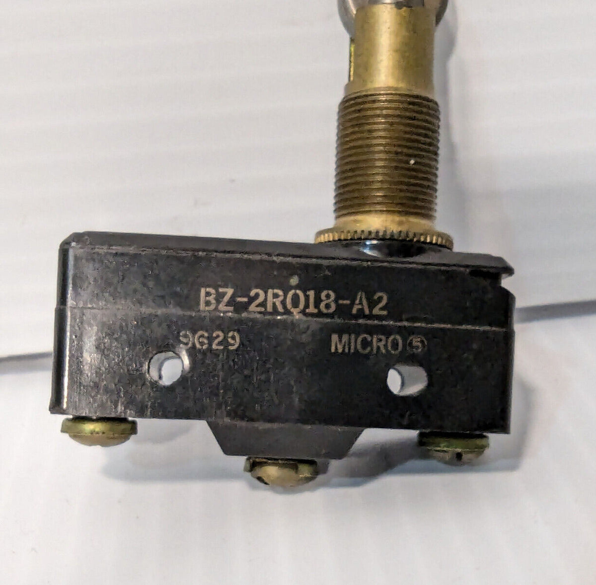 Honeywell Micro Switch BZ-2RQ18-A2 roller plunger actuator