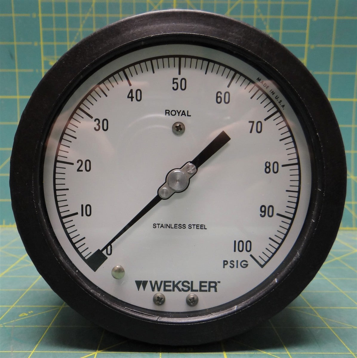Weksler Royal 4 1/2" Pressure Gauge 0-100 PSIG, 1/4" NPT Back Connection 