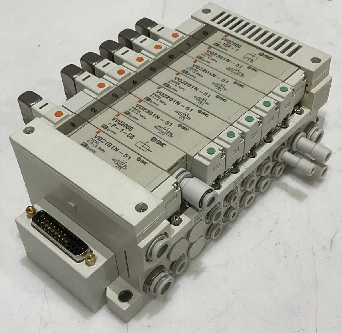 SMC VV5Q21-08-DAN00043 SOLENOID VALVE MANIFOLD 8 STATION.  P5