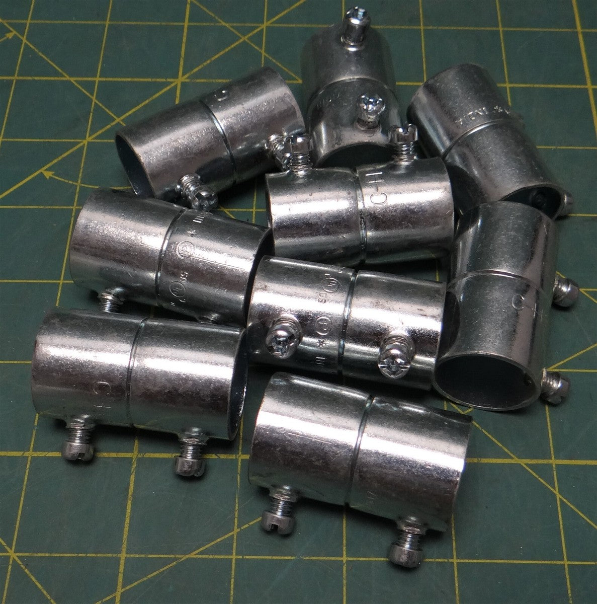 (9) 3/4" Crouse Hinds 461 Set Screw Type Conduit Coupling Zinc Plated Steel 