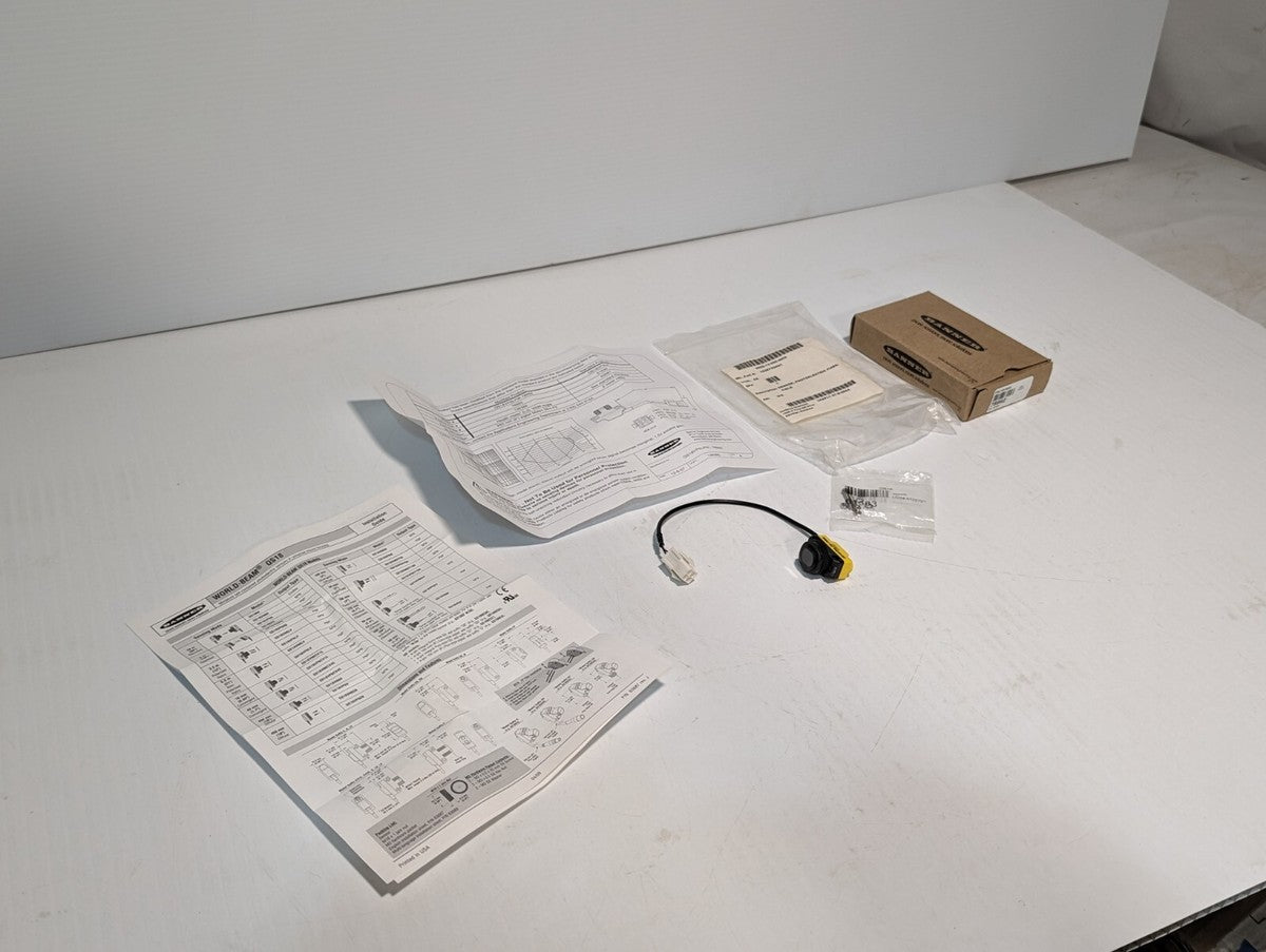 Banner QS18VP6LPW-78992 Wide Angle Photoelectric Sensor, PNP DO