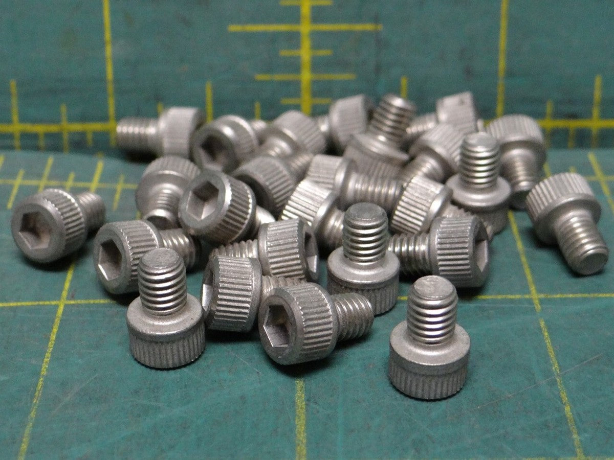 25 316 Stainless Steel Socket Machine Screw 10-32 Thread, 1/4" Long, 5/32" Drive