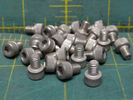 25 316 Stainless Steel Socket Machine Screw 10-32 Thread, 1/4" Long, 5/32" Drive