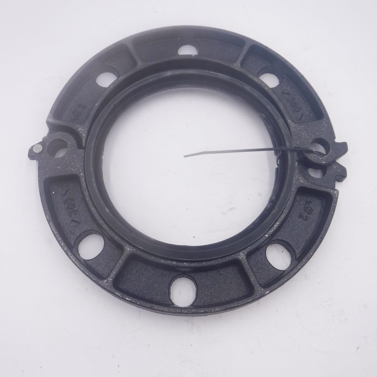 Victaulic FireLock Black Enamel Ductile Iron Flange Adapter W/Gasket 600P744FAE0