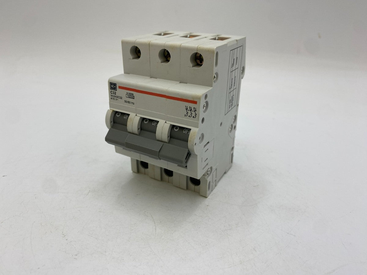 Cutler-Hammer WMN3C32	Circuit Breaker 32A 3P 10kA NOS White 3 Pole 32 Amp