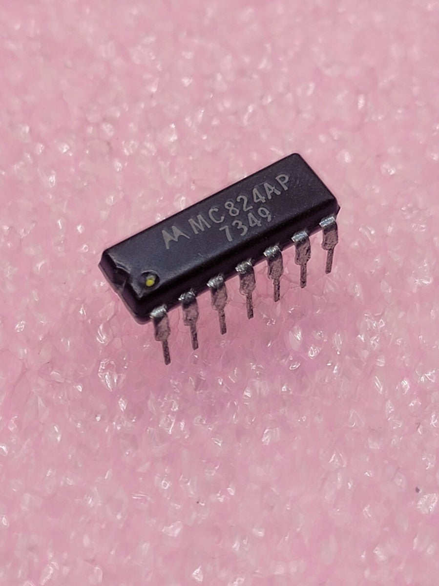 Lot of 2 - Motorola - MC824AP - IC, DTL, Quad 2 Input NOR Gate PDIP14